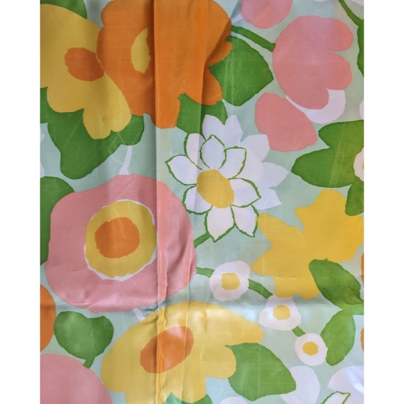 Vintage Mid Century‎ Large Scale Floral Satin Fabric Marimekko-like 44" by 120" - Picture 6 of 9
